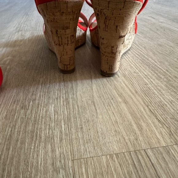 Charles David size 8 Red T Strap SPRING Sandal LIKE NEW - Picture 2 of 4